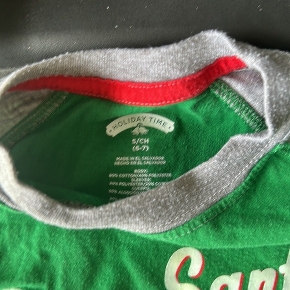 BOYS CHRISTMAS TEE SIZE 6-7 $15 - Picture 2 of 3